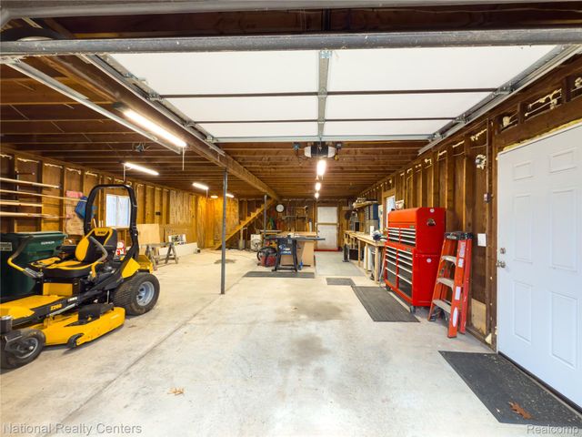 11720 Andersonville Road, Springfield Charter Township, MI 48350