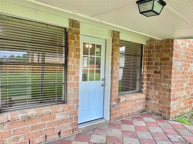 3007 Wagon Trail Drive, Sugar Land, TX 77479