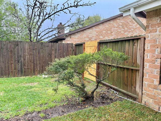 3007 Wagon Trail Drive, Sugar Land, TX 77479