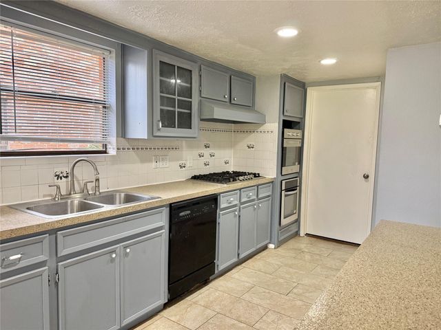 3007 Wagon Trail Drive, Sugar Land, TX 77479