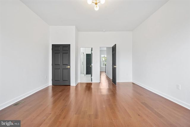811 NEWINGTON AVE, Baltimore, MD 21217
