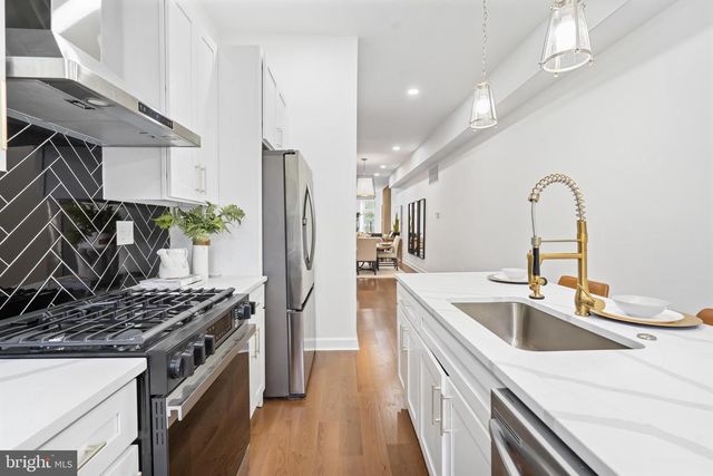 811 NEWINGTON AVE, Baltimore, MD 21217