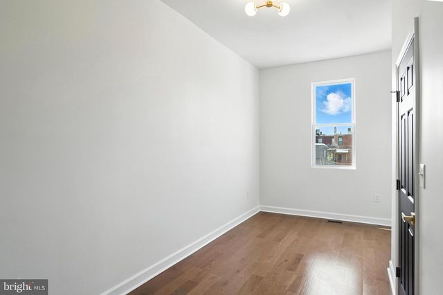 811 NEWINGTON AVE, Baltimore, MD 21217