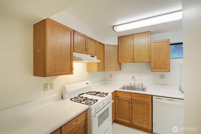 13536 28th Avenue NE, Seattle, WA 98125