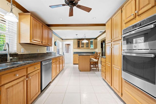 6200 NE 21st Rd, Fort Lauderdale, FL 33308