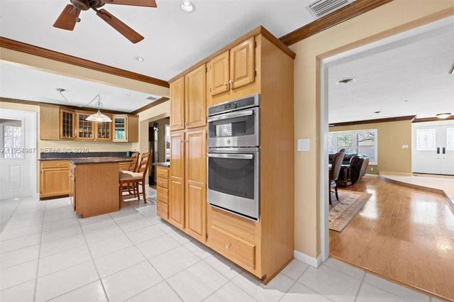 6200 NE 21st Rd, Fort Lauderdale, FL 33308