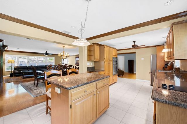 6200 NE 21st Rd, Fort Lauderdale, FL 33308