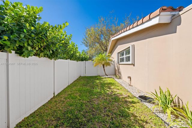 6200 NE 21st Rd, Fort Lauderdale, FL 33308