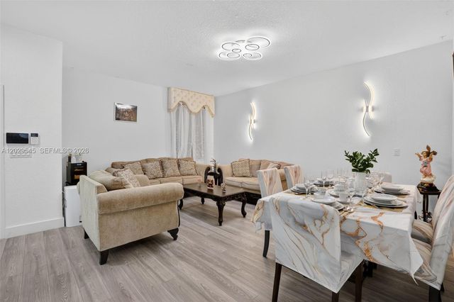 8904 SW 19th St, Miramar, FL 33025
