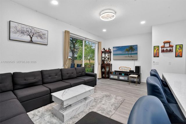 8904 SW 19th St, Miramar, FL 33025