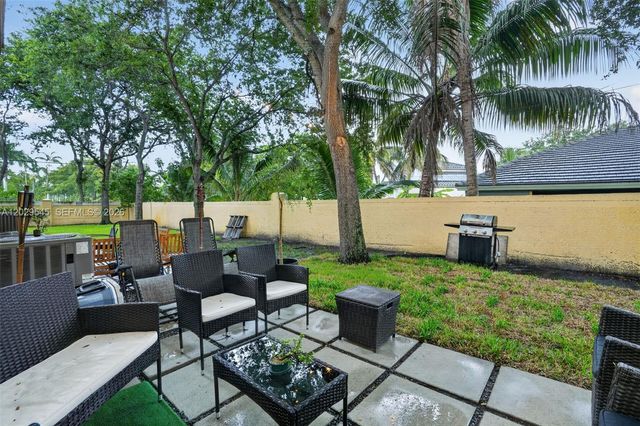 8904 SW 19th St, Miramar, FL 33025
