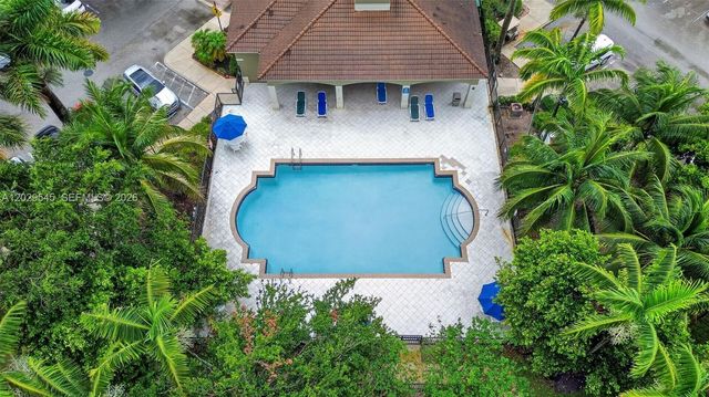 8904 SW 19th St, Miramar, FL 33025