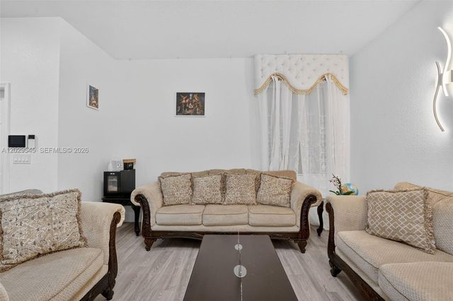 8904 SW 19th St, Miramar, FL 33025