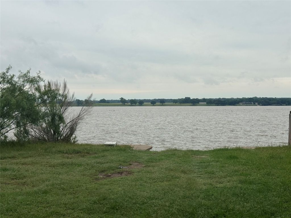 2815 E Briarwood Street, Granbury, TX 76048