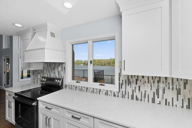 10436 Kings Point Drive, Three Rivers, MI 49093