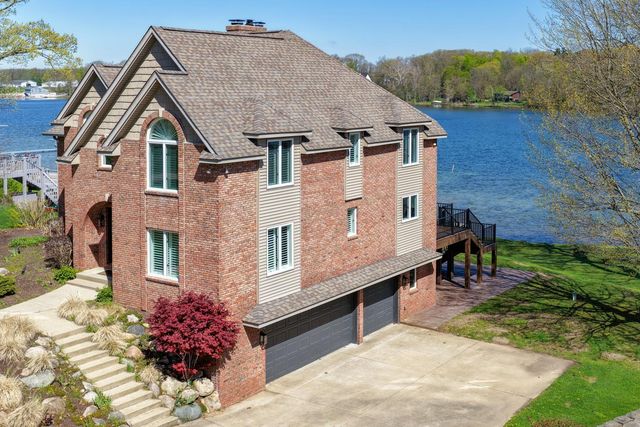10436 Kings Point Drive, Three Rivers, MI 49093
