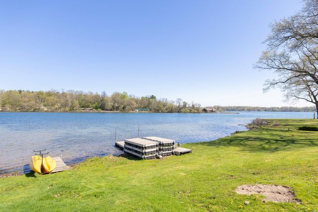 10436 Kings Point Drive, Three Rivers, MI 49093