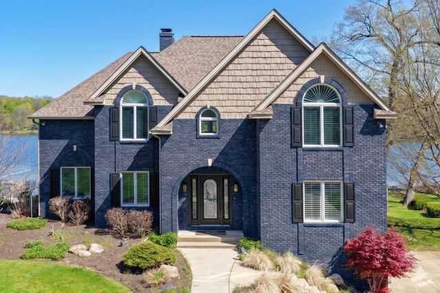 10436 Kings Point Drive, Three Rivers, MI 49093