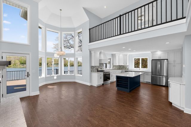 10436 Kings Point Drive, Three Rivers, MI 49093