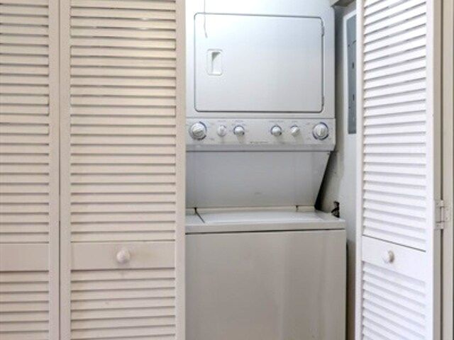 3700 N Harlem Avenue 2, Chicago, IL 60634