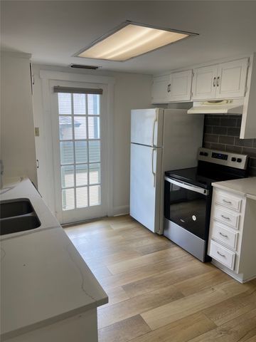 202 S Willomet Avenue 4, Dallas, TX 75208