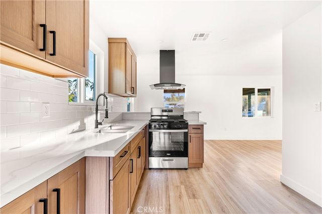 2030 Oregon, Long Beach, CA 90806