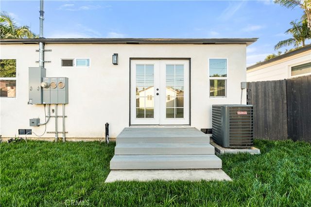 2030 Oregon, Long Beach, CA 90806