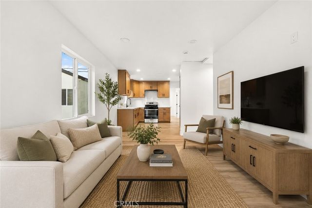 2030 Oregon, Long Beach, CA 90806