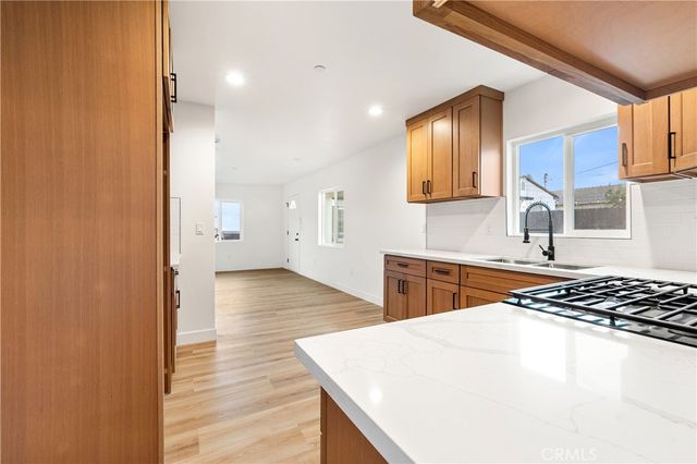 2030 Oregon, Long Beach, CA 90806