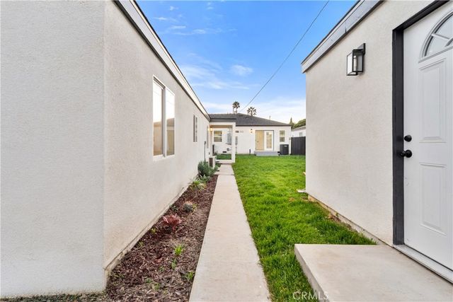 2030 Oregon, Long Beach, CA 90806
