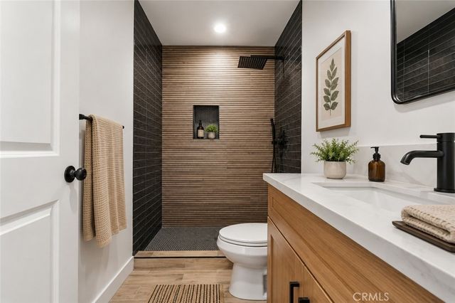 2030 Oregon, Long Beach, CA 90806
