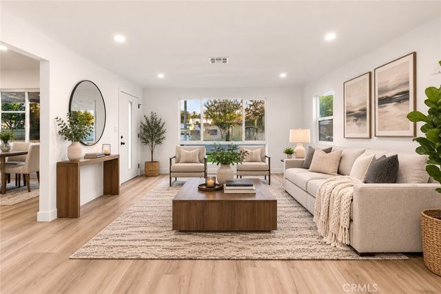 2030 Oregon, Long Beach, CA 90806