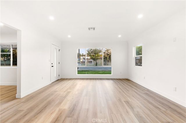 2030 Oregon, Long Beach, CA 90806