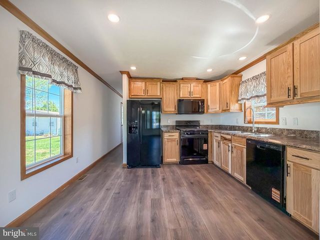 3402 CLAYTON DR, Morrisville, PA 19067