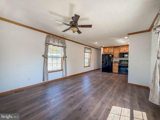 3402 CLAYTON DR, Morrisville, PA 19067