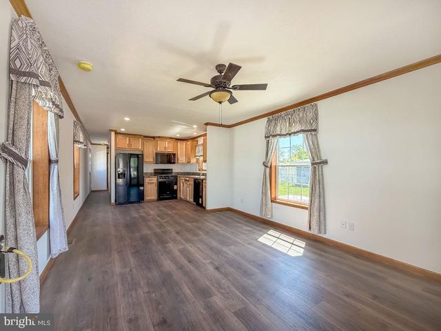 3402 CLAYTON DR, Morrisville, PA 19067