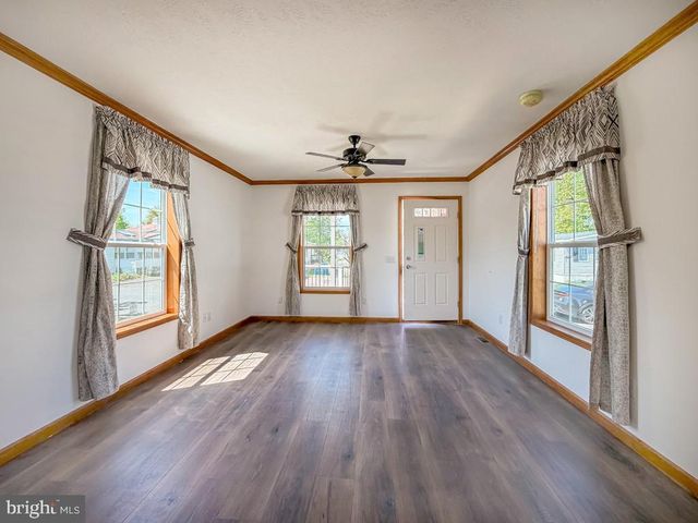 3402 CLAYTON DR, Morrisville, PA 19067