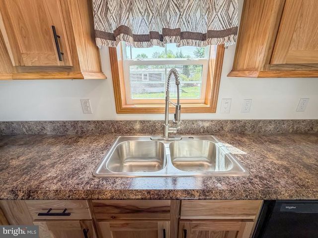 3402 CLAYTON DR, Morrisville, PA 19067
