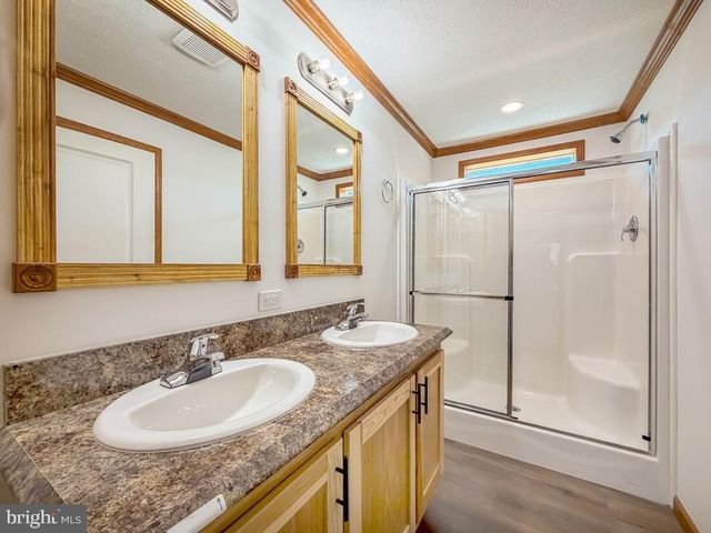 3402 CLAYTON DR, Morrisville, PA 19067