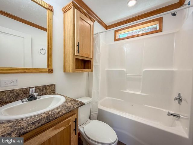 3402 CLAYTON DR, Morrisville, PA 19067