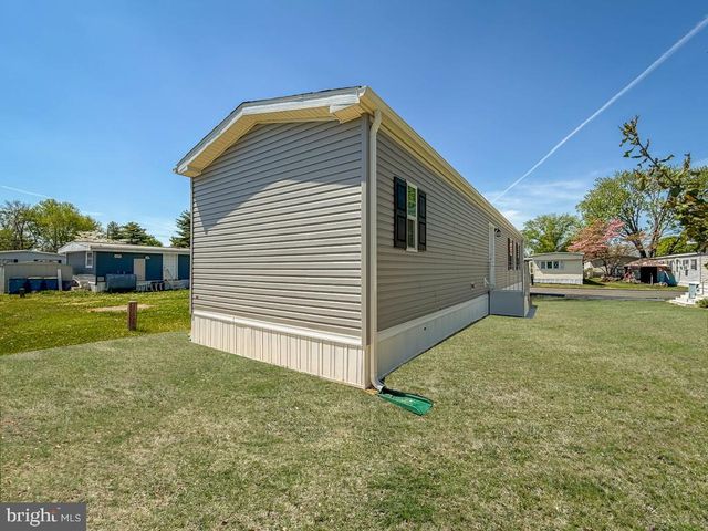 3402 CLAYTON DR, Morrisville, PA 19067