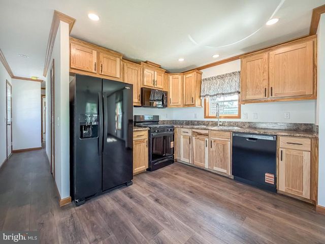 3402 CLAYTON DR, Morrisville, PA 19067