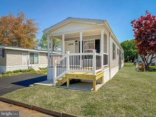 3402 CLAYTON DR, Morrisville, PA 19067