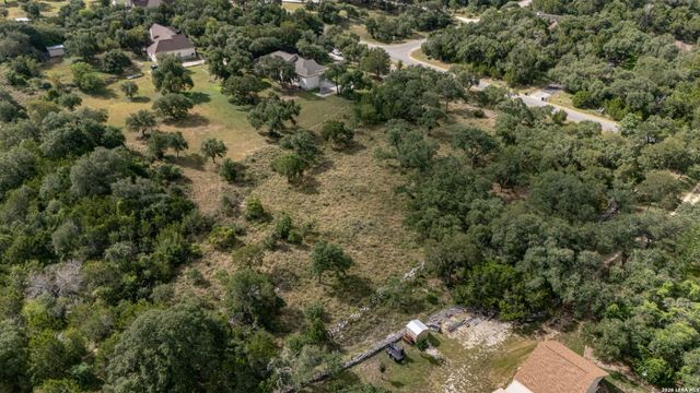 225 SHADY HOLW, New Braunfels, TX 78132