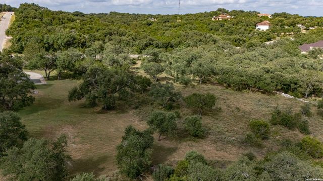 225 SHADY HOLW, New Braunfels, TX 78132