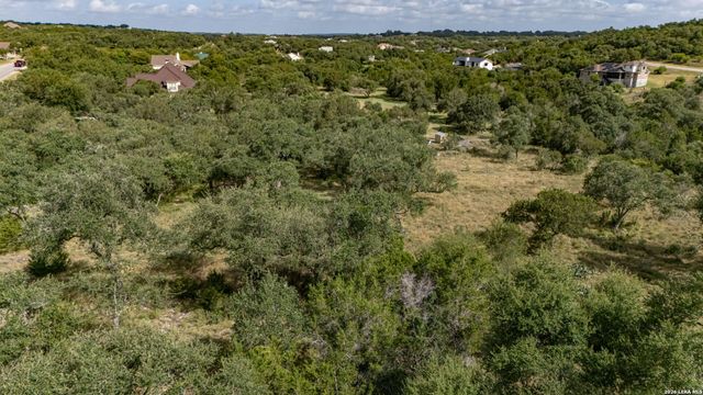 225 SHADY HOLW, New Braunfels, TX 78132