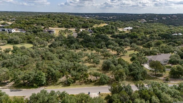 225 SHADY HOLW, New Braunfels, TX 78132