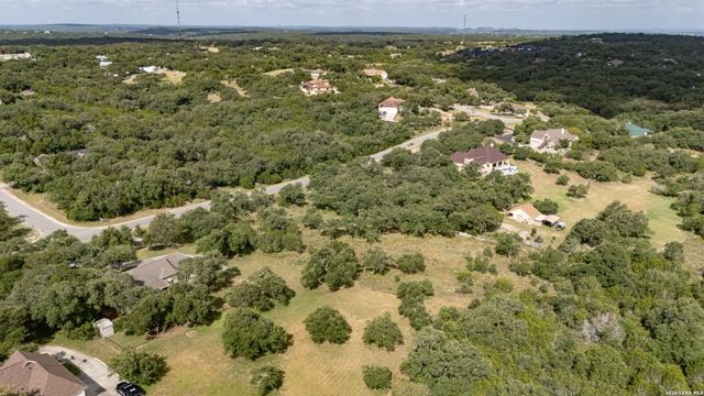 225 SHADY HOLW, New Braunfels, TX 78132