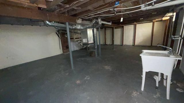 18942 Moross Road, Detroit, MI 48224