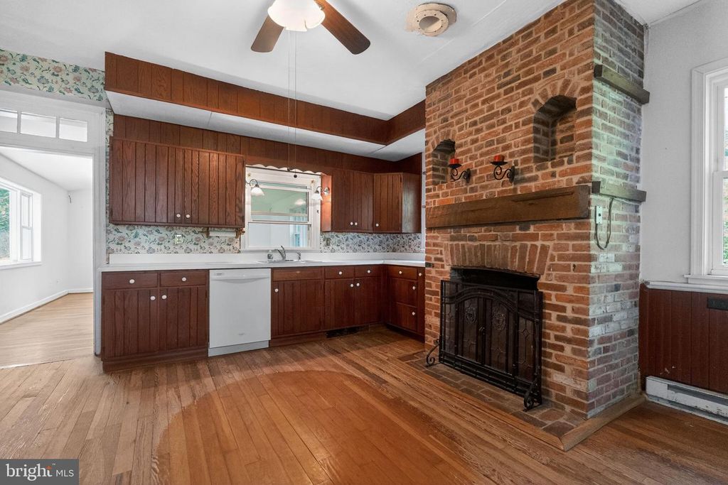 Image 12 of property listing at 12000 BETHESDA CHURCH RD, Damascus, MD 20872
